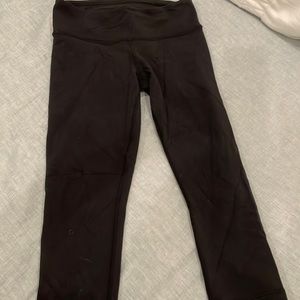 Black wunder under Lululemon